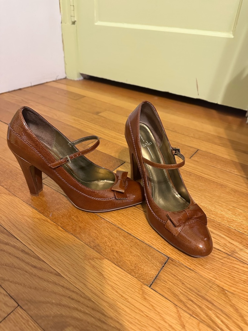 Classic Brown Mary Jane Heels with Bow Detail